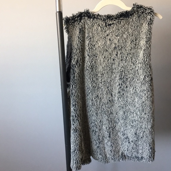 LF faux fur vest - Picture 2 of 2